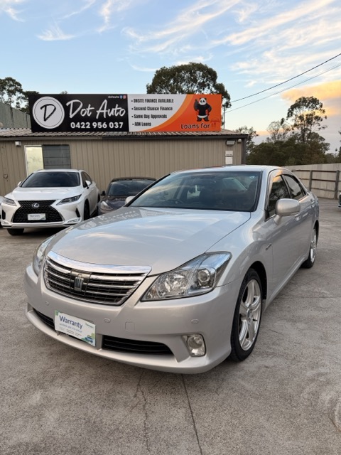 2011 Toyota Crown GWS204
